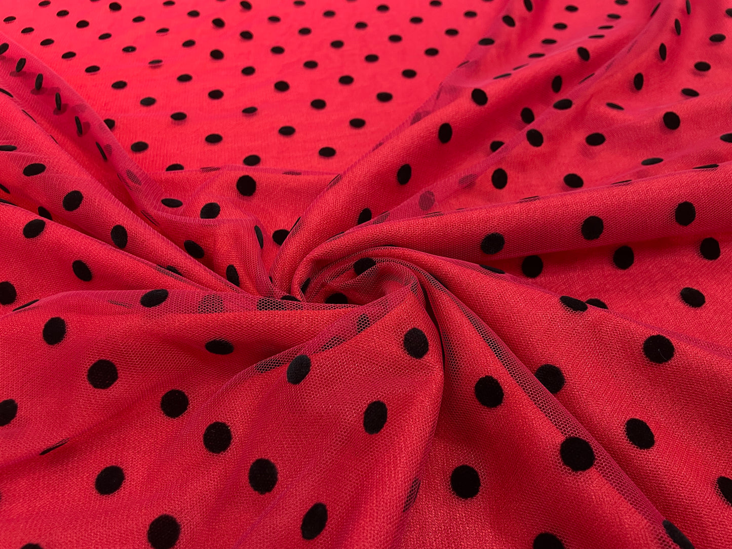 Tulle cu buline egale grena - Canada Fashion Center