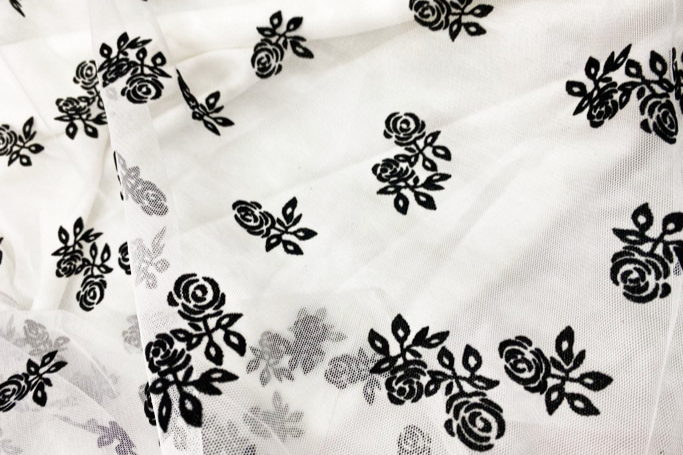 Tulle cu floricele Alb - Canada Fashion Center