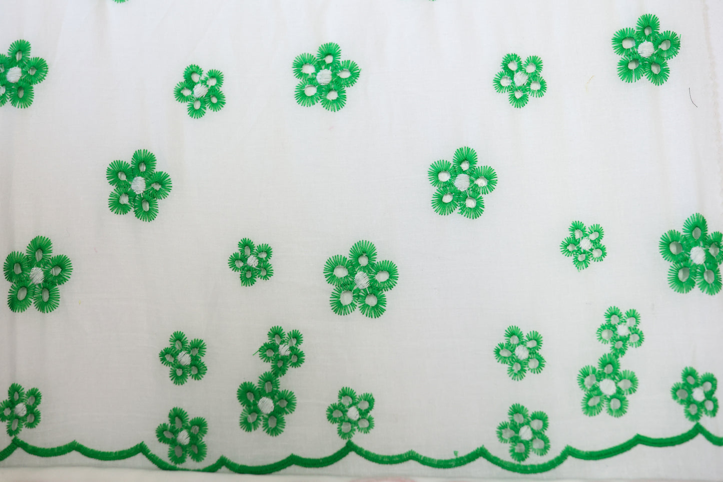 Bumbac brodat cu flori verde - Canada Fashion Center -