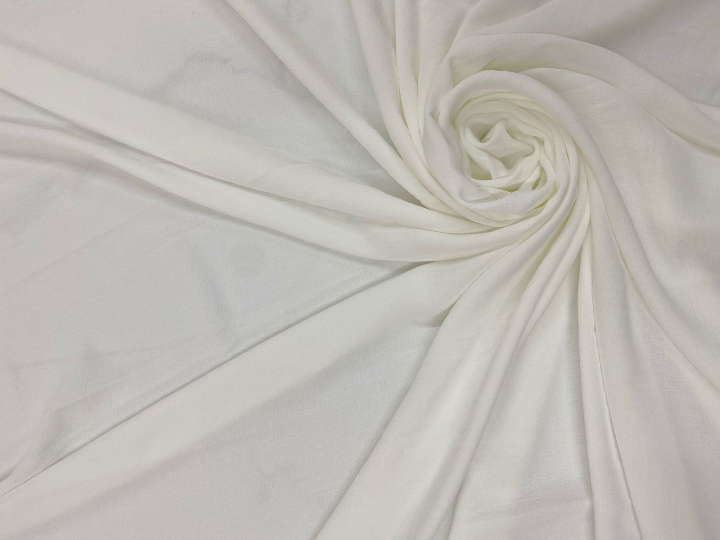 Viscoza creponata ivoire - Canada Fashion Center - Textiles