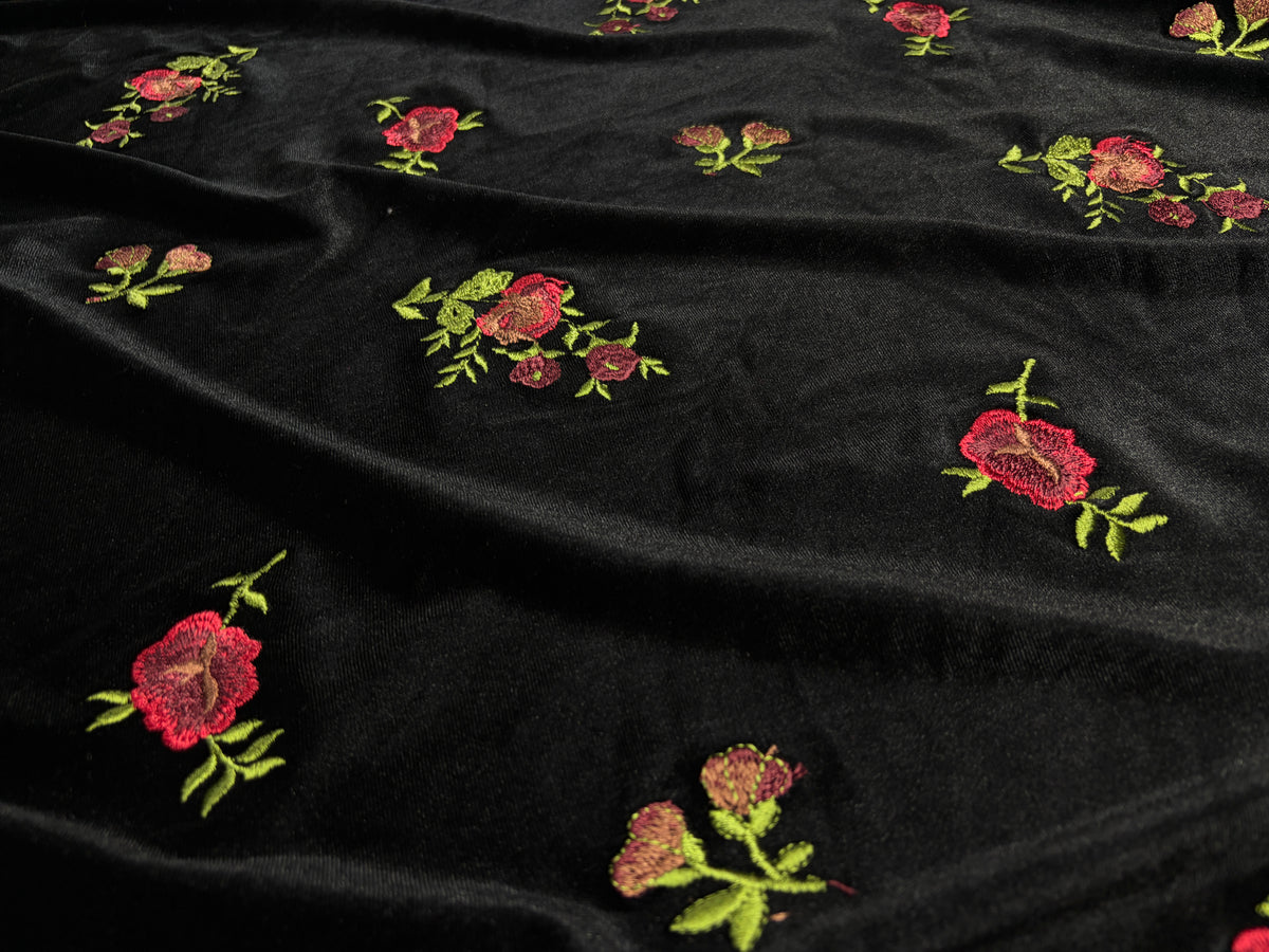 Velvet Brodat Flori Negru - Canada Fashion Center