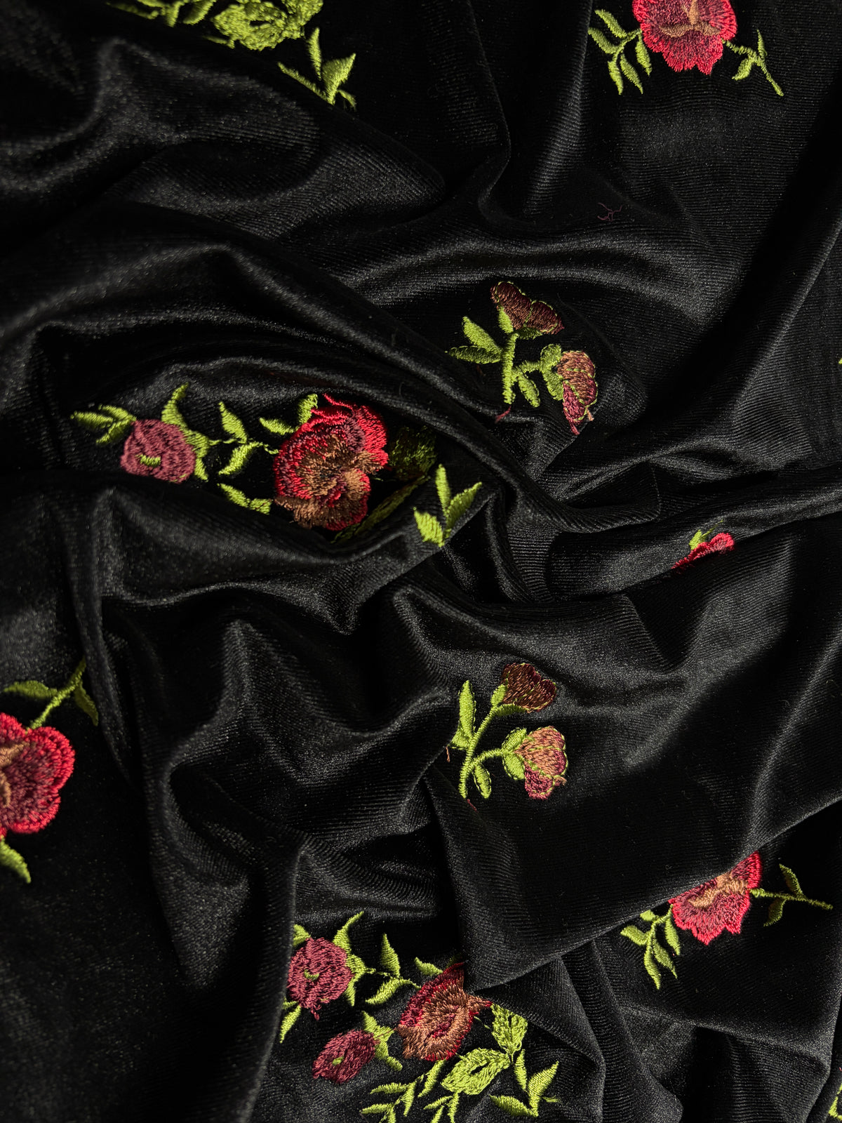 Velvet Brodat Flori Negru - Canada Fashion Center