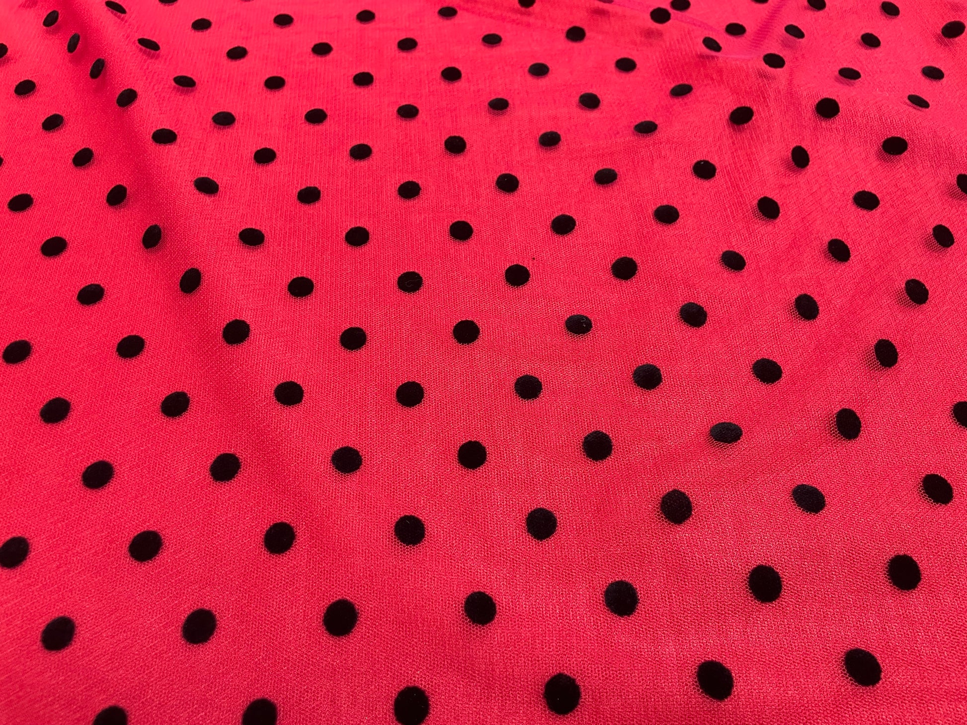 Tulle cu buline egale grena - Canada Fashion Center