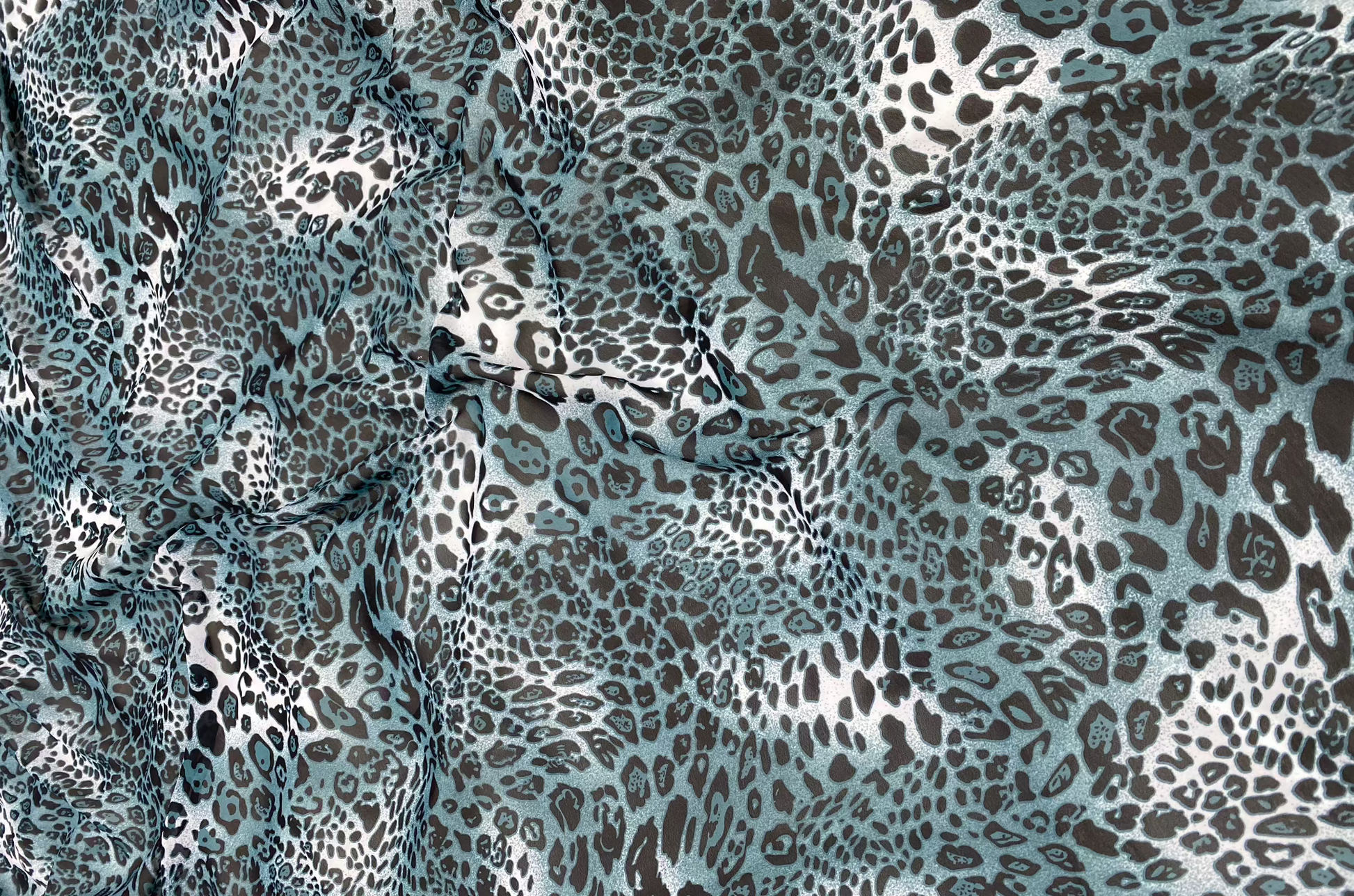 Voal subtire imprimat Animal print - Canada Fashion Center