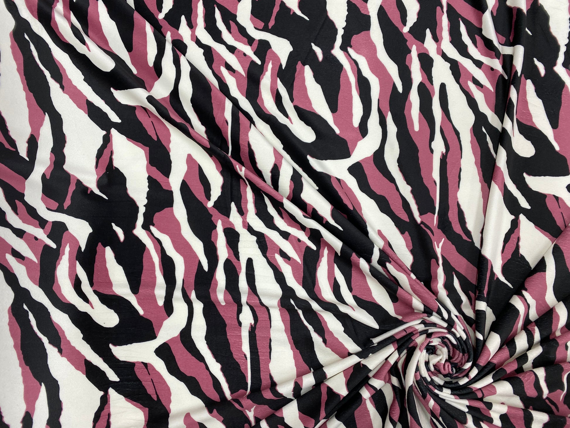 Catifea Supersoft Tigru Grena - Canada Fashion Center