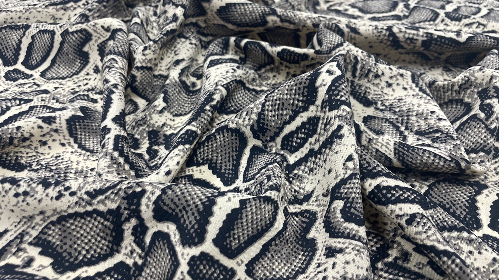 Imitatie matase Animal print - Canada Fashion Center