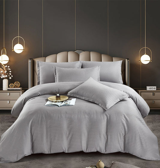 Lenjerie de Pat Satinata Premium 4 Piese Gri Deschis - Canada Fashion Center